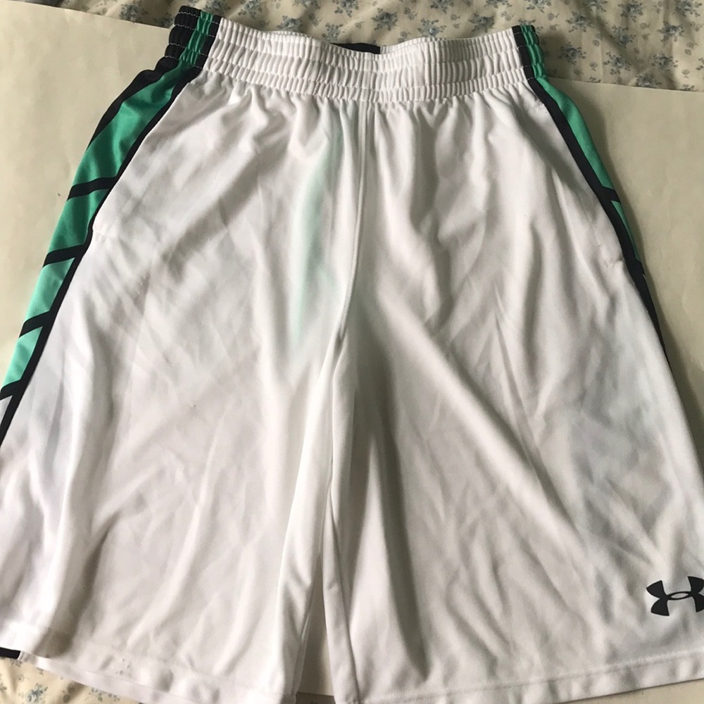 UNDER ARMOUR